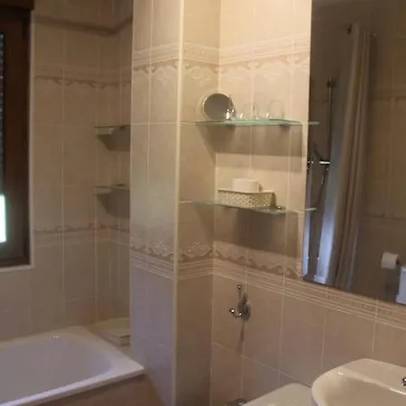 En Altos De Apartman Pesués